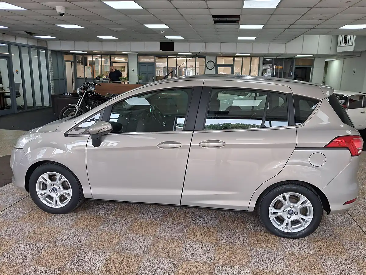 Used 2012 Ford B-Max Zetec Silver - Interior and Exterior details 7