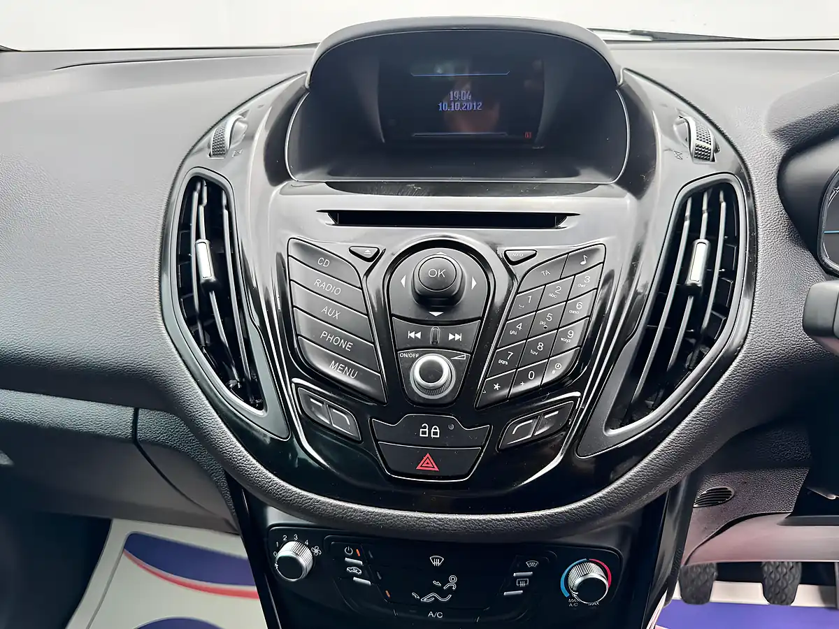 Used 2012 Ford B-Max Zetec White - Interior and Exterior details 4