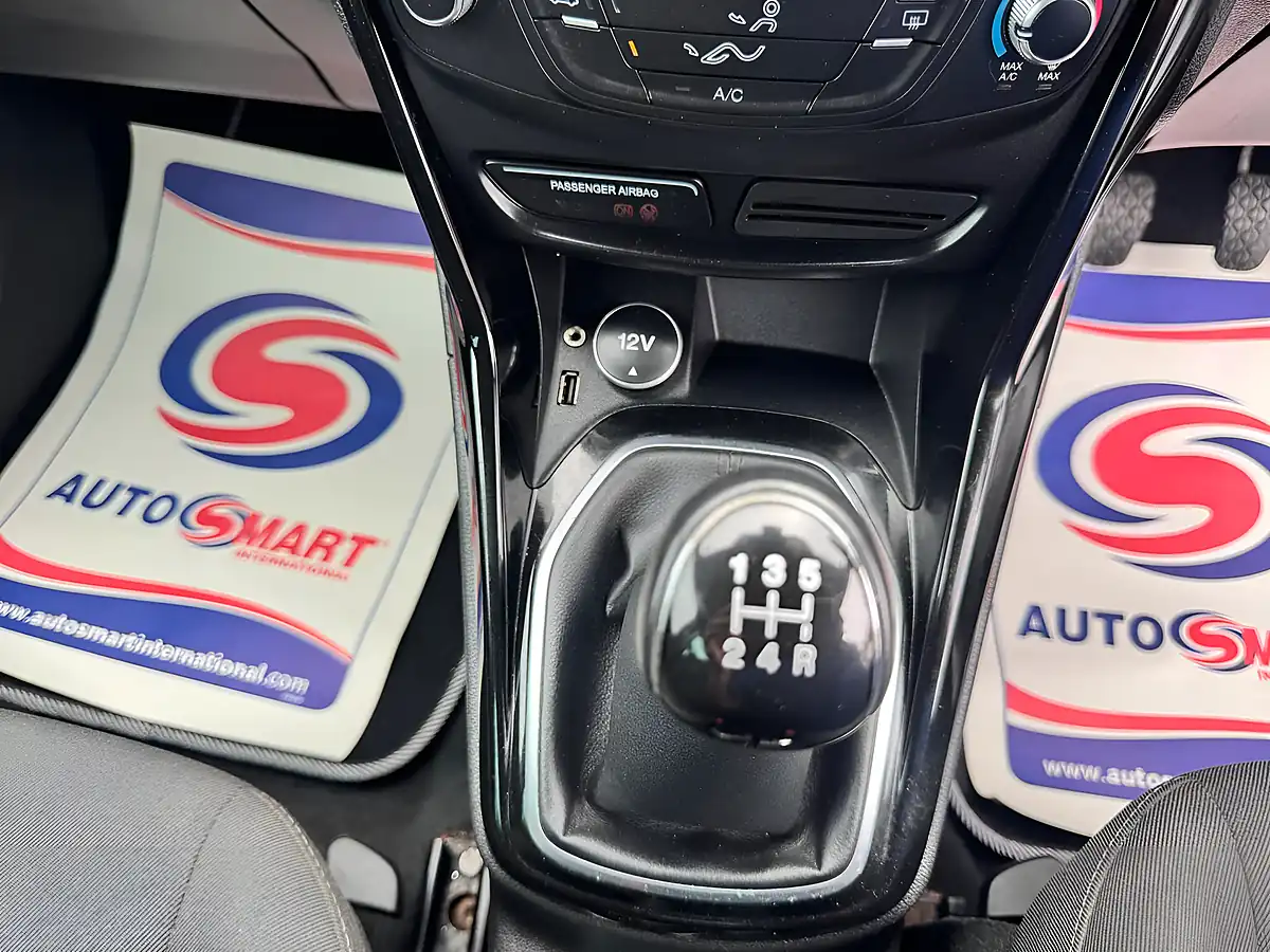 Used 2012 Ford B-Max Zetec White - Interior and Exterior details 6