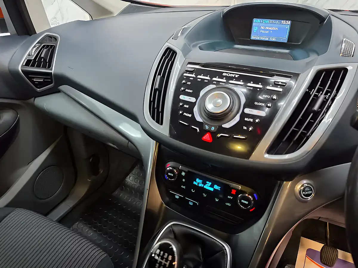 Used 2012 Ford C-Max Titanium Red - Interior and Exterior details 14