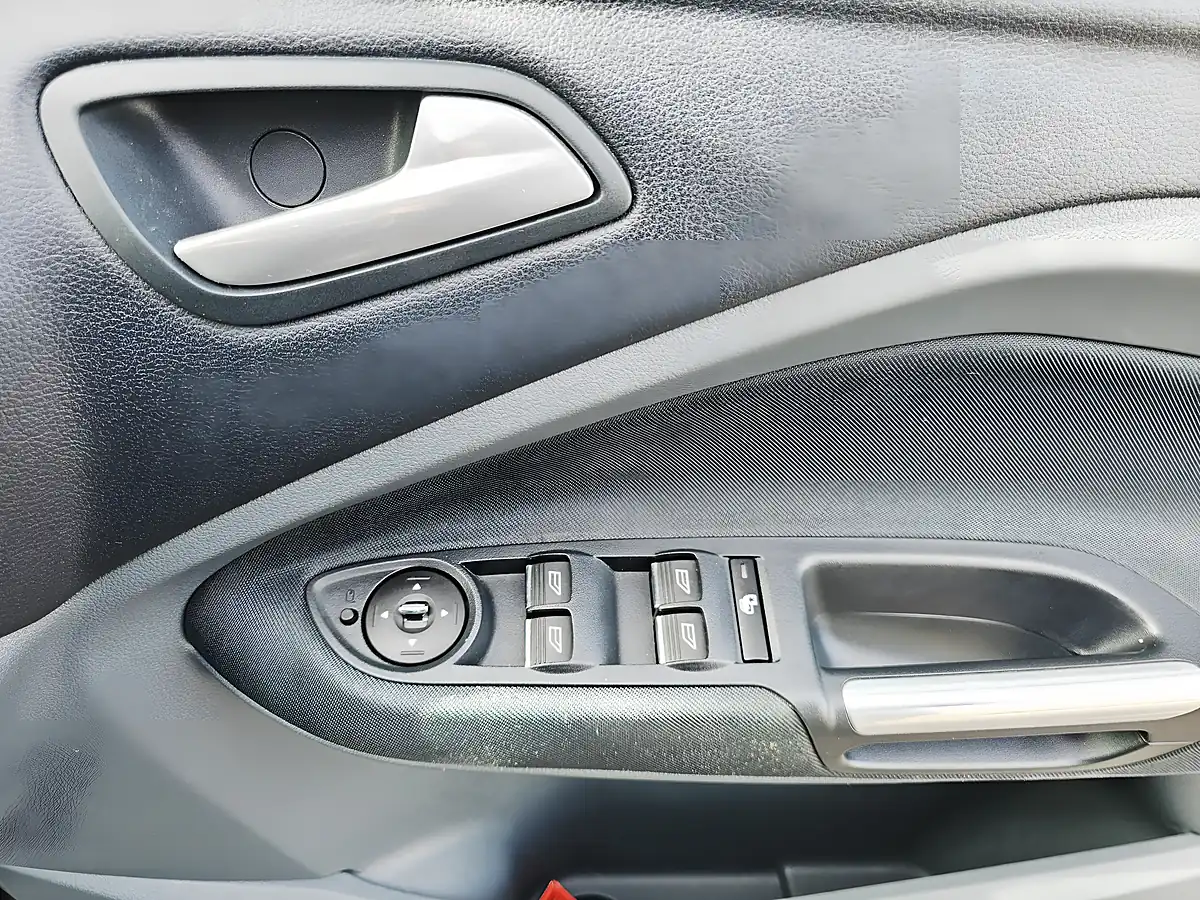 Used 2012 Ford C-Max Titanium Silver - Interior and Exterior details 14