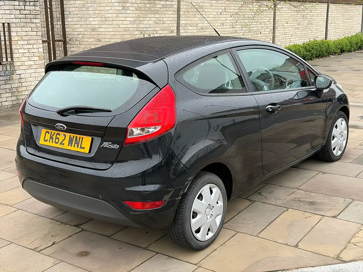 Used 2012 Ford Fiesta Edge Black - Interior and Exterior details 5