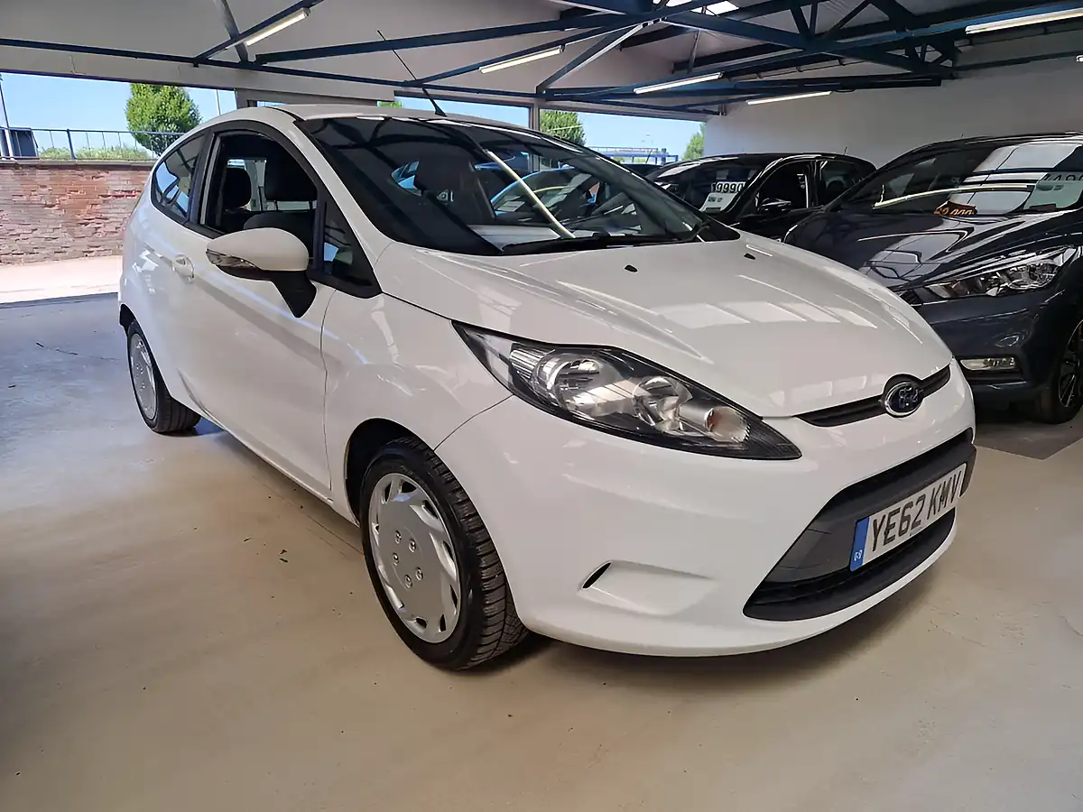 Used 2012 Ford Fiesta Edge White - Front View