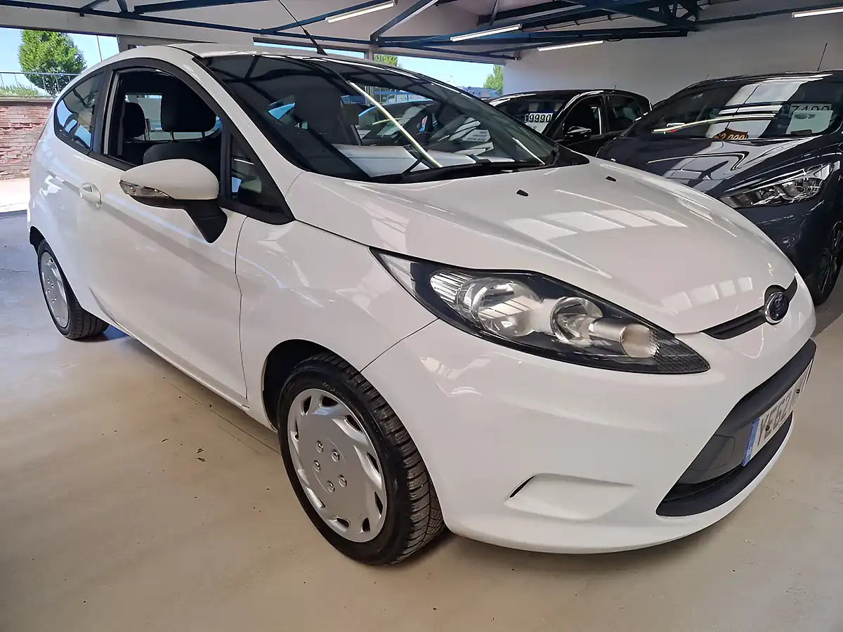 Used 2012 Ford Fiesta Edge White - Interior and Exterior details 7