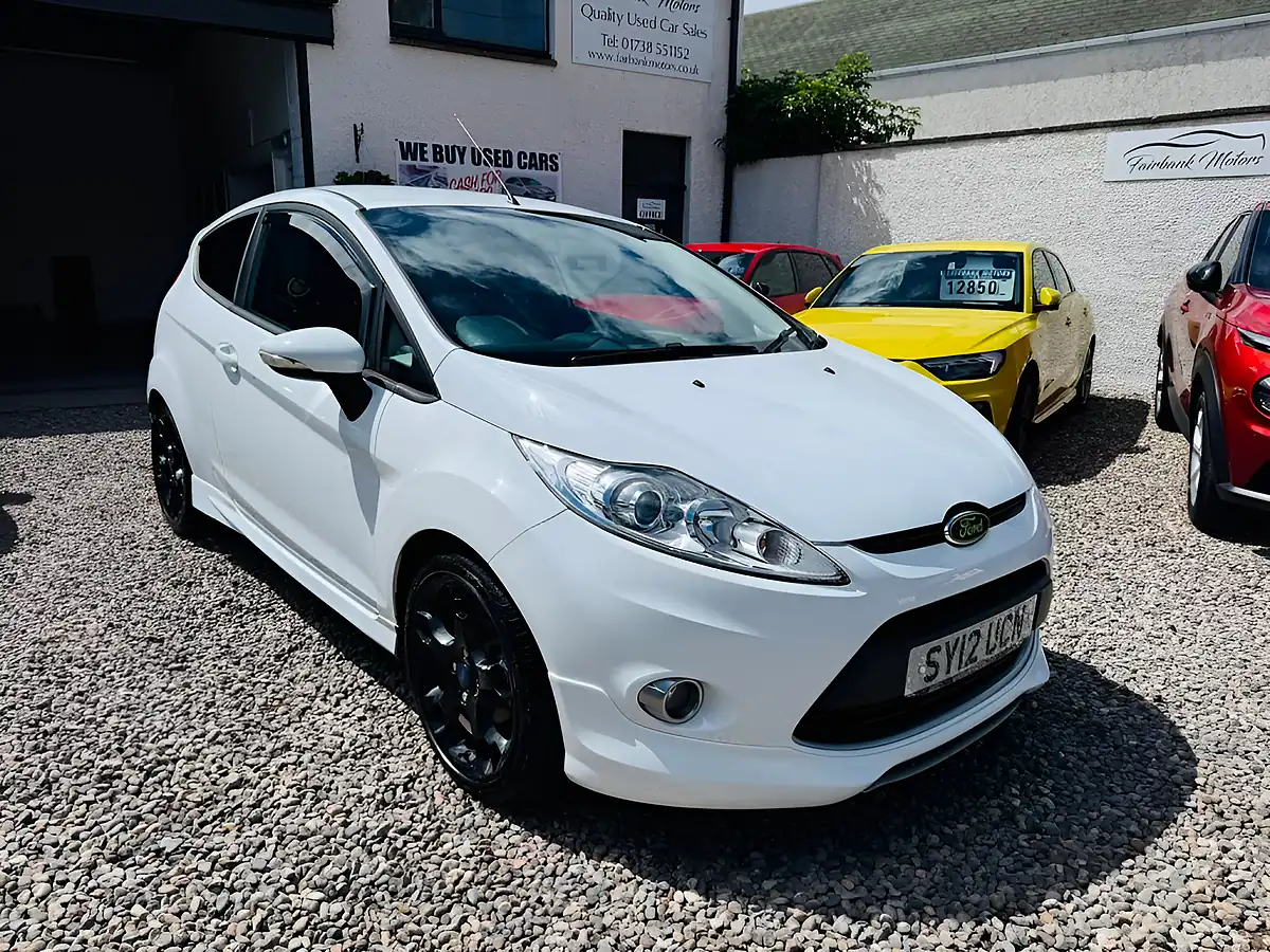 Used 2012 Ford Fiesta Metal White - Front View