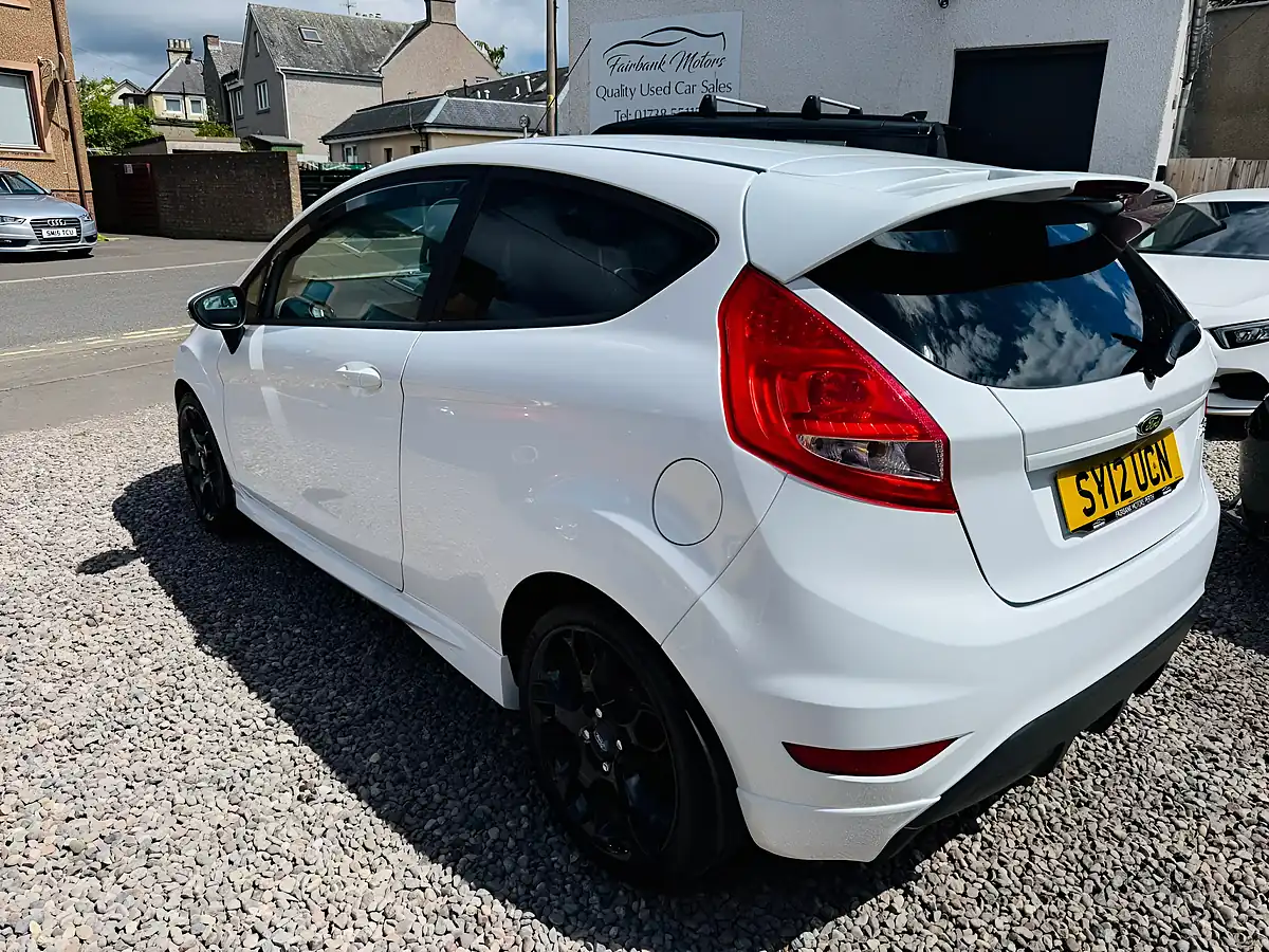 Used 2012 Ford Fiesta Metal White - Interior and Exterior details 3