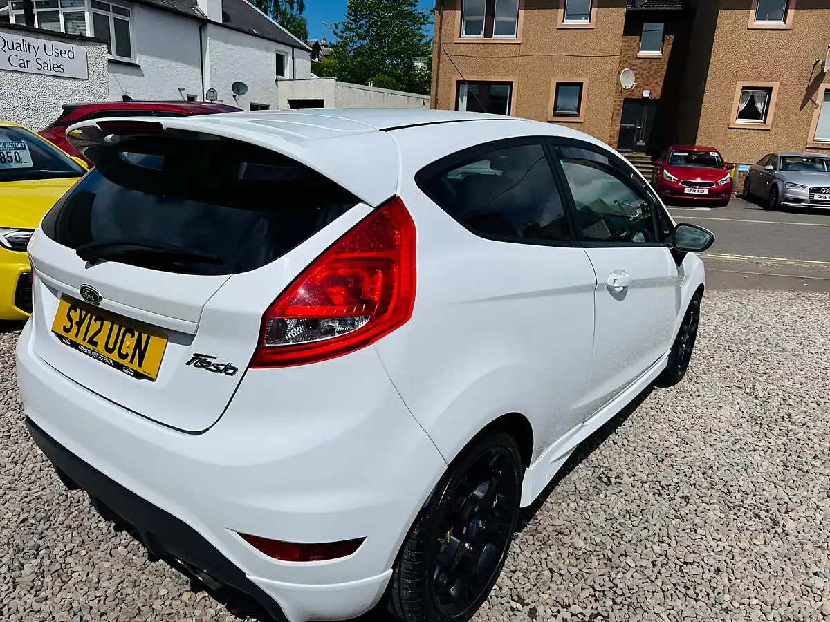 Used 2012 Ford Fiesta Metal White - Interior and Exterior details 4