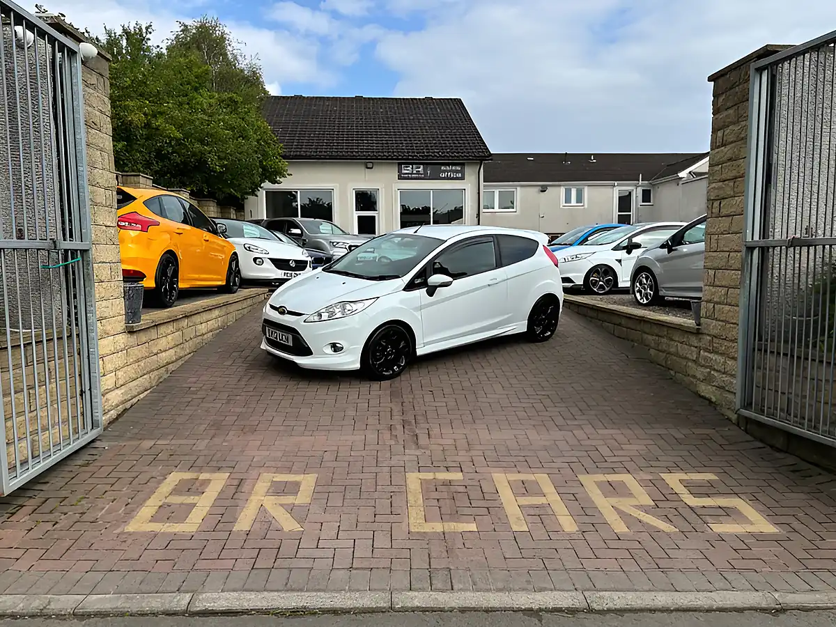 Used 2012 Ford Fiesta Metal White - Interior and Exterior details 3
