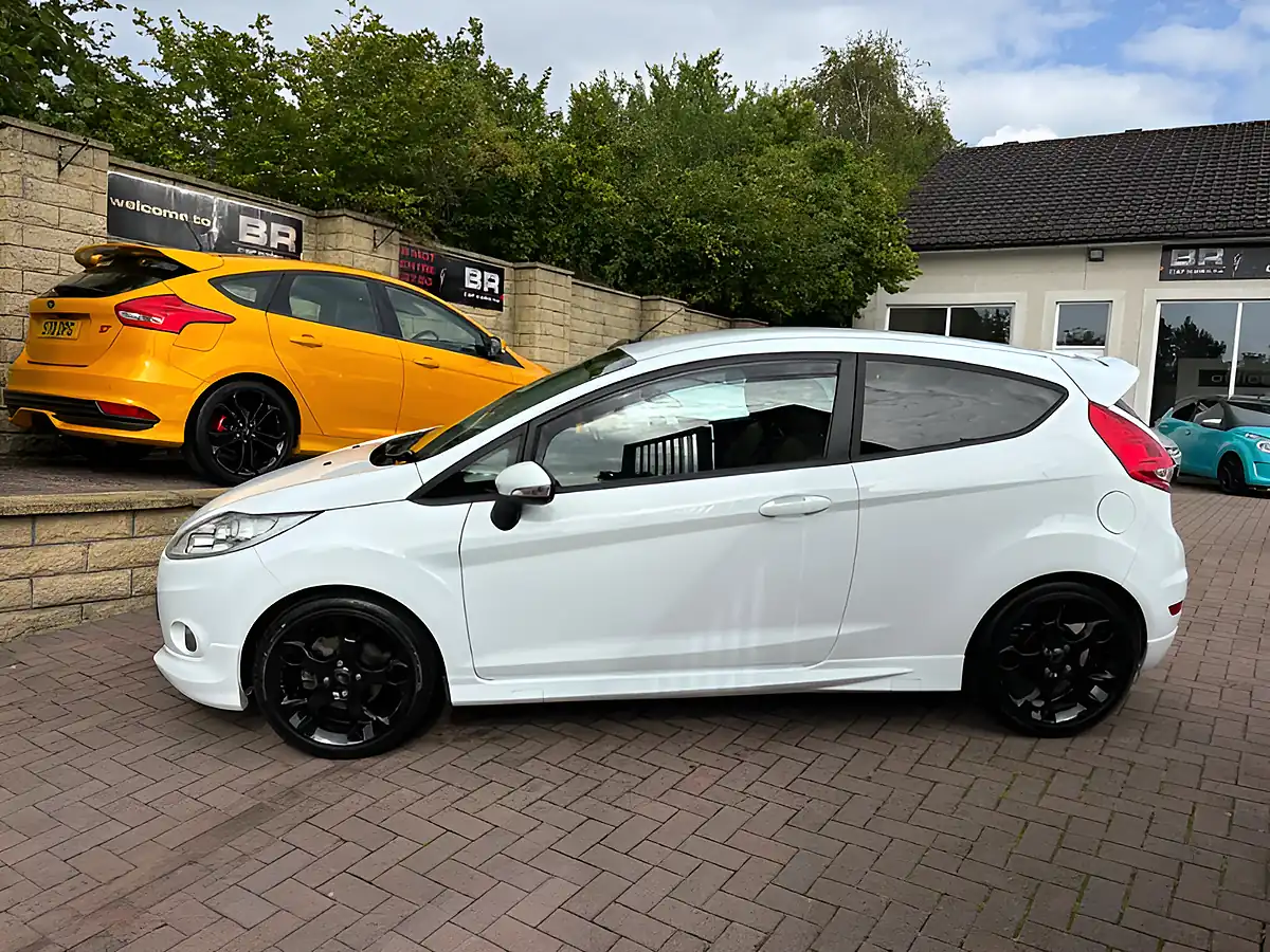 Used 2012 Ford Fiesta Metal White - Interior and Exterior details 6