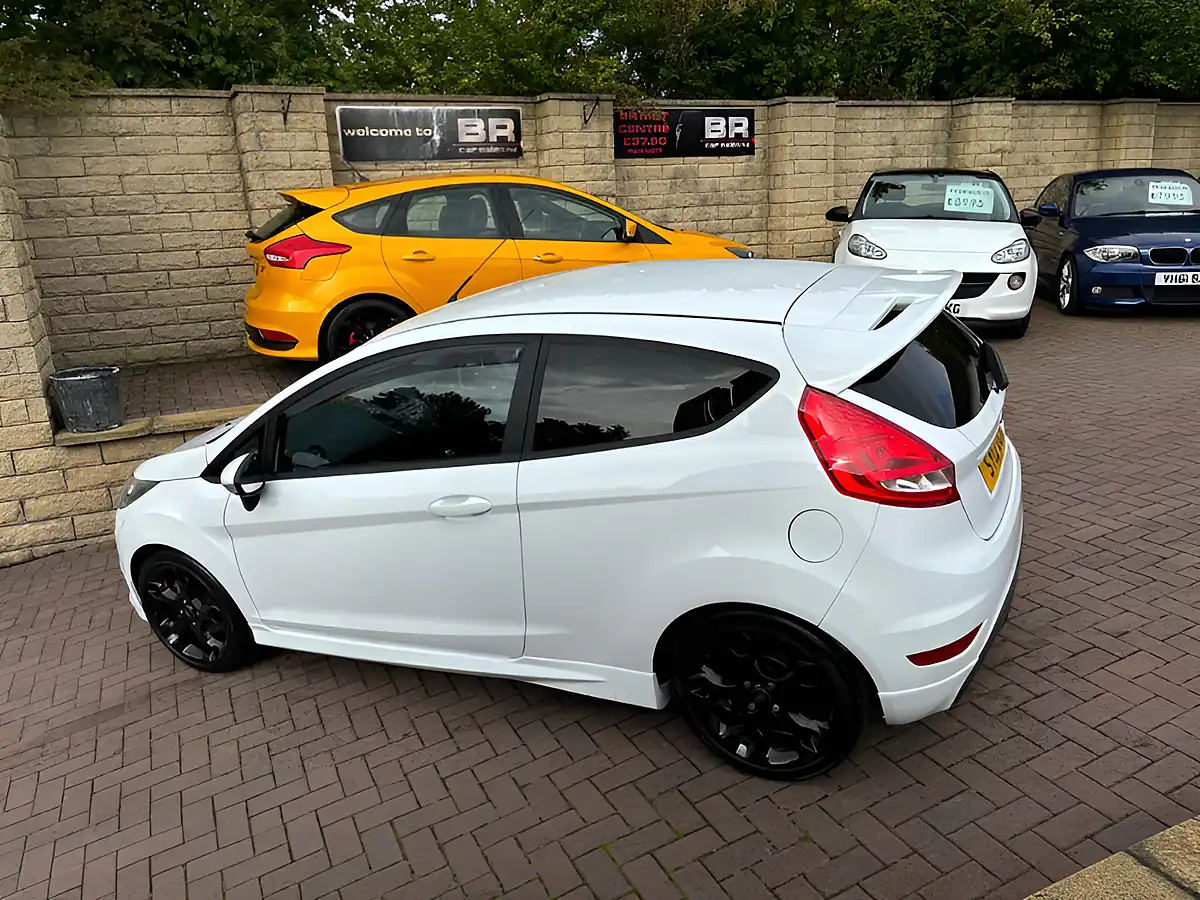 Used 2012 Ford Fiesta Metal White - Interior and Exterior details 7