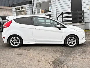 Used 2012 Ford Fiesta Metal White - Interior and Exterior details 16