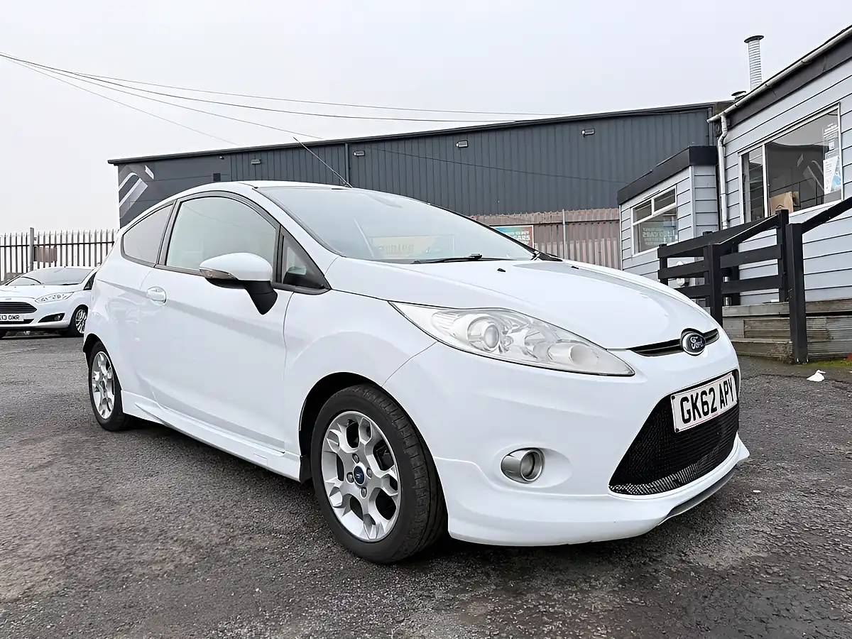 Used 2012 Ford Fiesta Metal White - Interior and Exterior details 19
