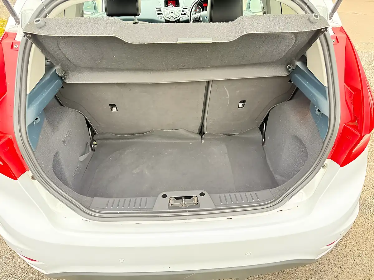 Used 2012 Ford Fiesta Metal White - Interior and Exterior details 20