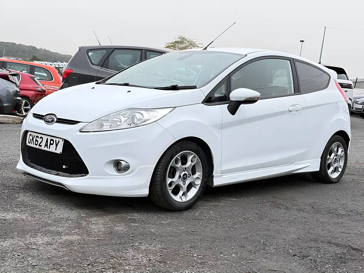 Used 2012 Ford Fiesta Metal White - Interior and Exterior details 3