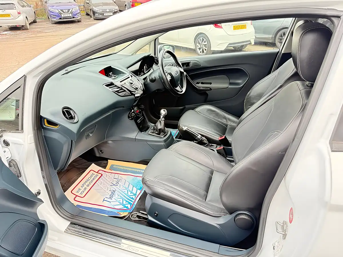 Used 2012 Ford Fiesta Metal White - Interior and Exterior details 5