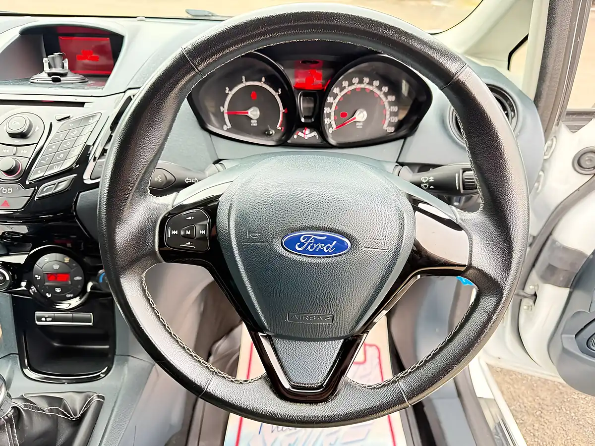 Used 2012 Ford Fiesta Metal White - Interior and Exterior details 8