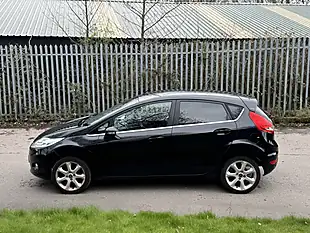 Used 2012 Ford Fiesta Titanium Black - Interior and Exterior details 4