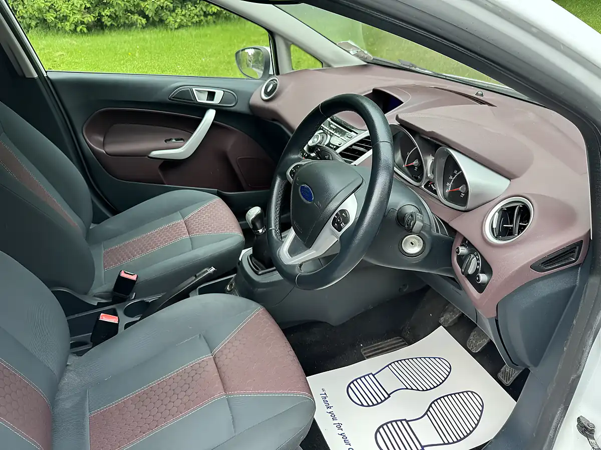 Used 2012 Ford Fiesta Titanium White - Interior and Exterior details 14