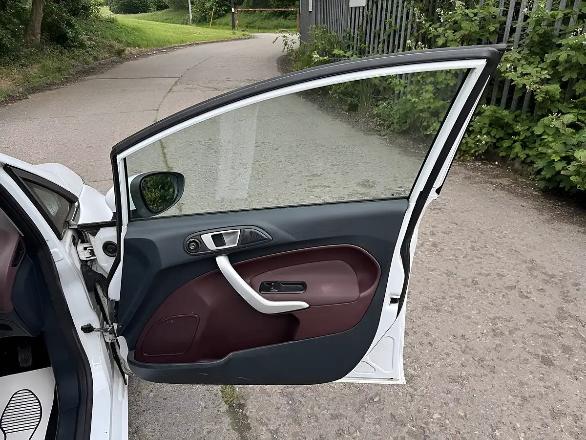 Used 2012 Ford Fiesta Titanium White - Interior and Exterior details 15