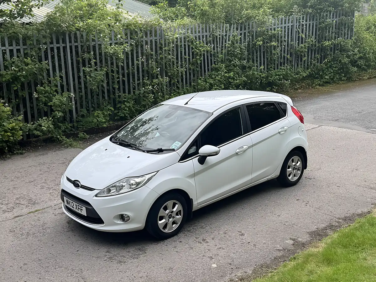 Used 2012 Ford Fiesta Titanium White - Interior and Exterior details 4