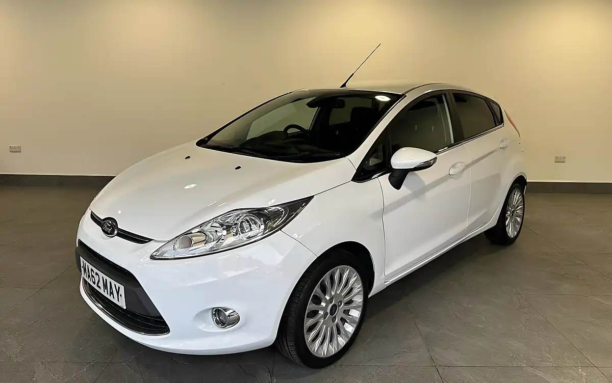 Used 2012 Ford Fiesta Titanium White - Interior and Exterior details 7
