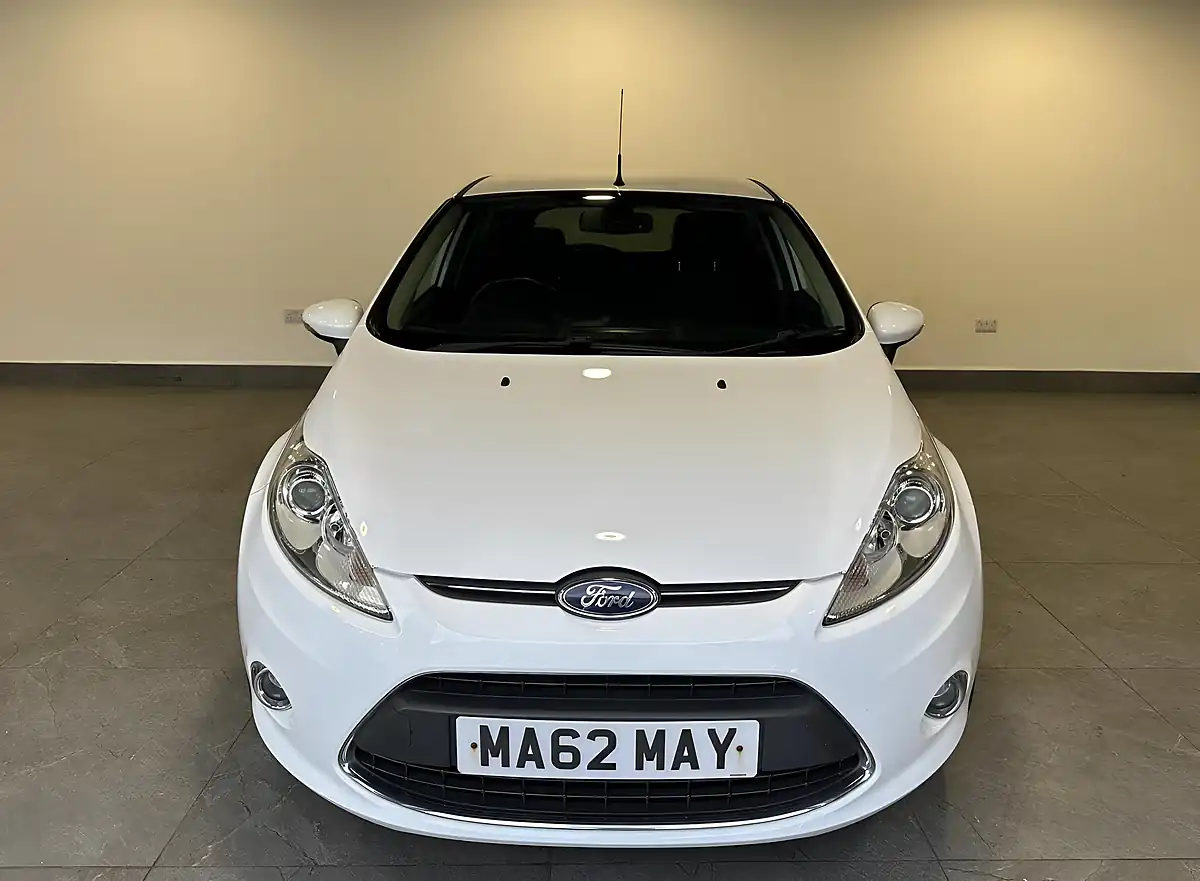 Used 2012 Ford Fiesta Titanium White - Interior and Exterior details 8