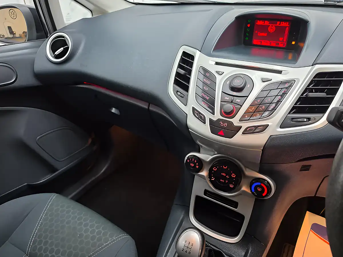 Used 2012 Ford Fiesta Zetec Black - Interior and Exterior details 14