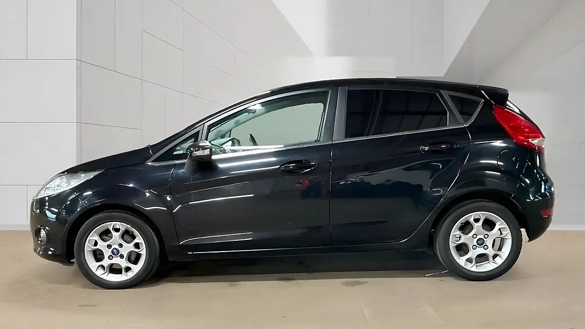 Used 2012 Ford Fiesta Zetec Black - Interior and Exterior details 3