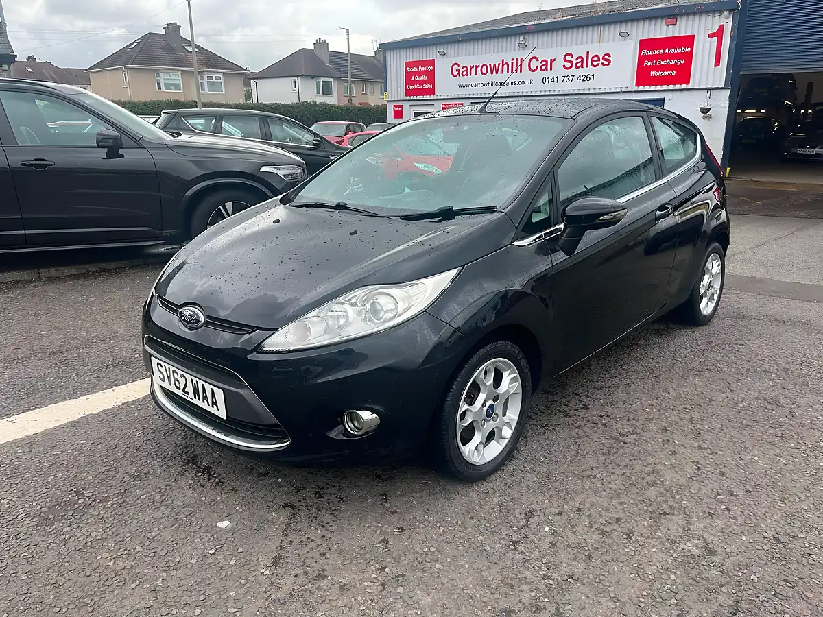 Used 2012 Ford Fiesta Zetec Black - Front View