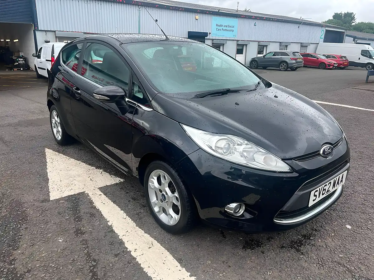 Used 2012 Ford Fiesta Zetec Black - Interior and Exterior details 3
