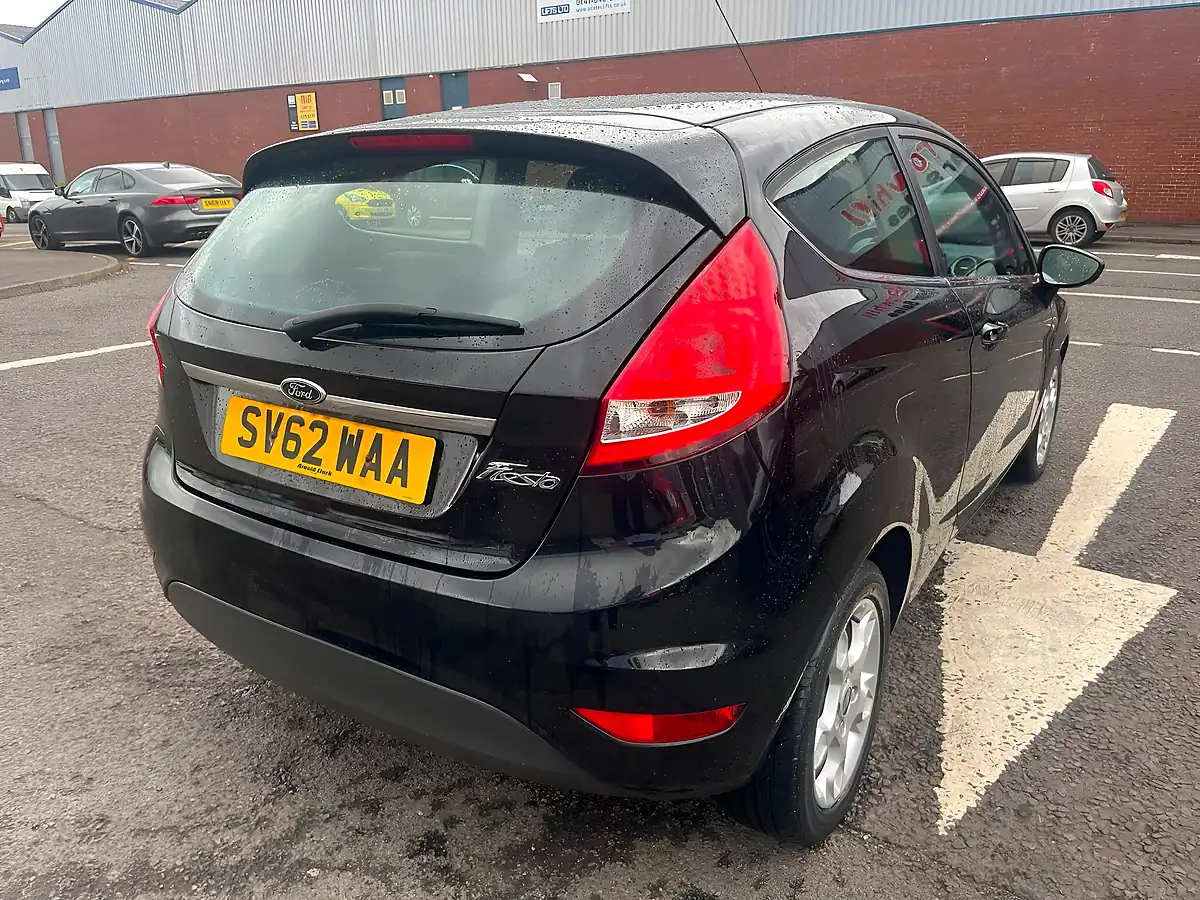 Used 2012 Ford Fiesta Zetec Black - Interior and Exterior details 5