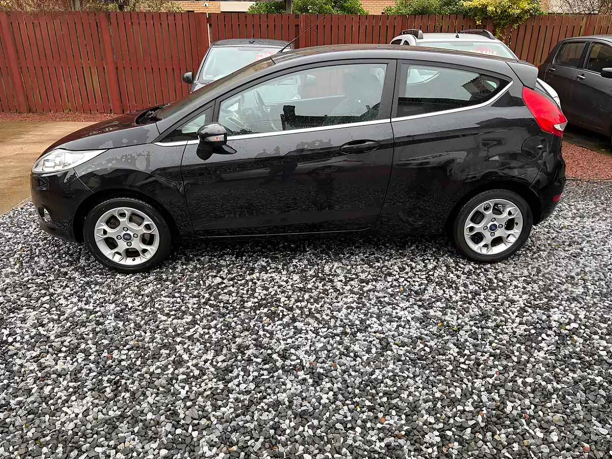 Used 2012 Ford Fiesta Zetec Black - Interior and Exterior details 13