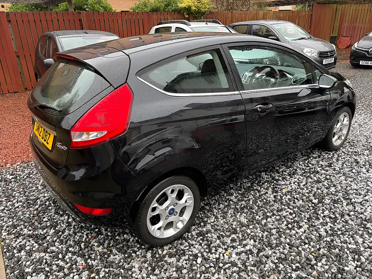 Used 2012 Ford Fiesta Zetec Black - Interior and Exterior details 17
