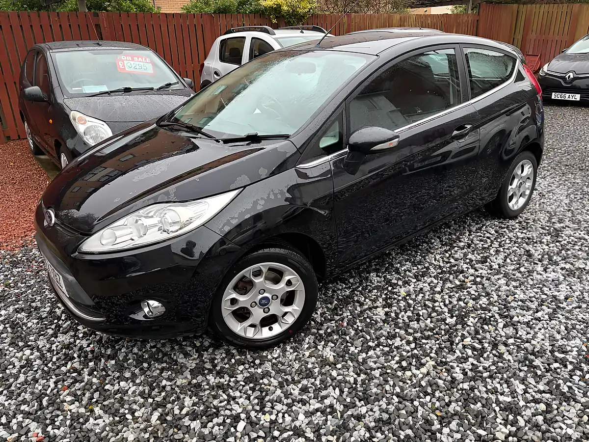 Used 2012 Ford Fiesta Zetec Black - Interior and Exterior details 4