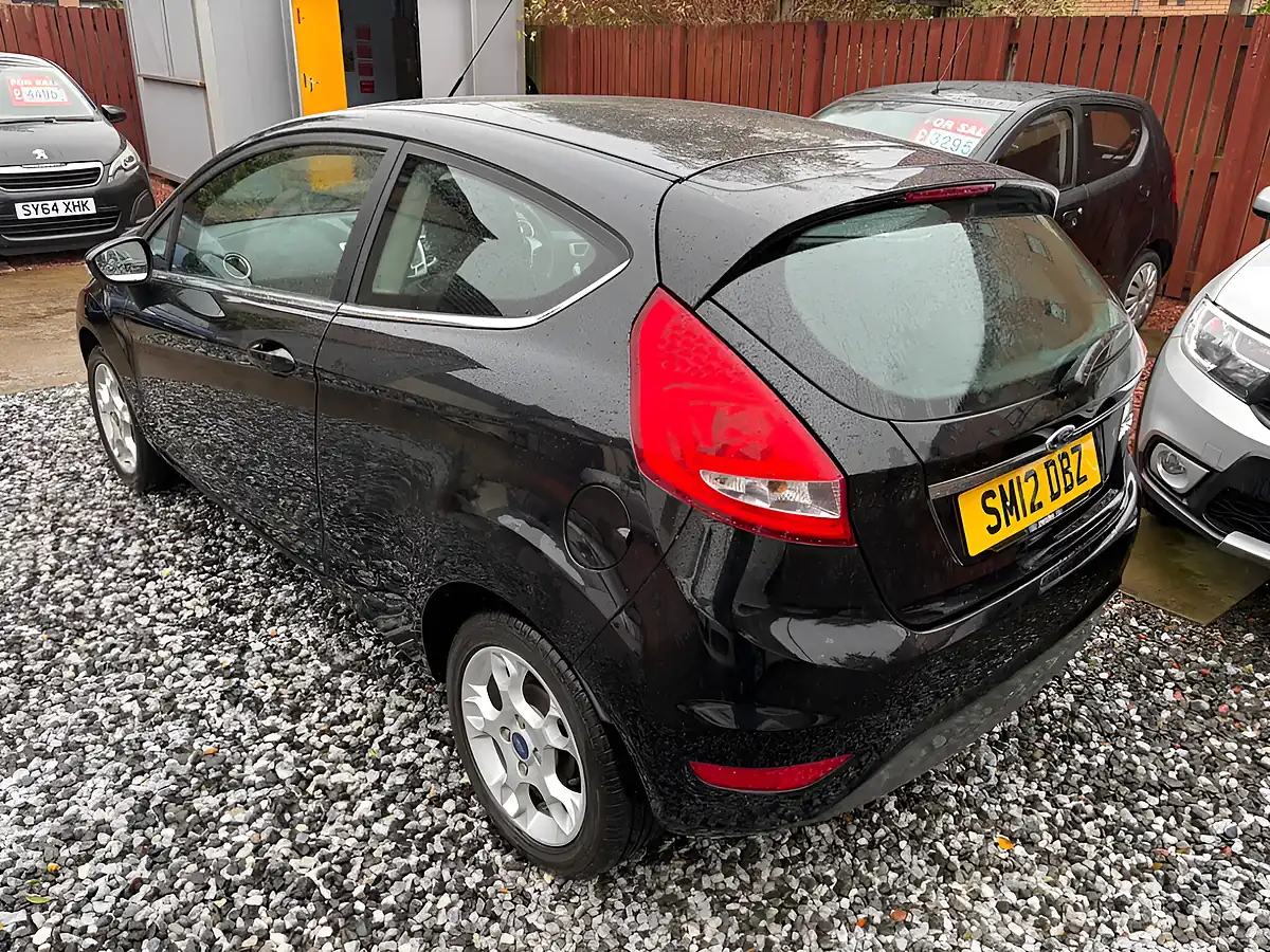 Used 2012 Ford Fiesta Zetec Black - Interior and Exterior details 5