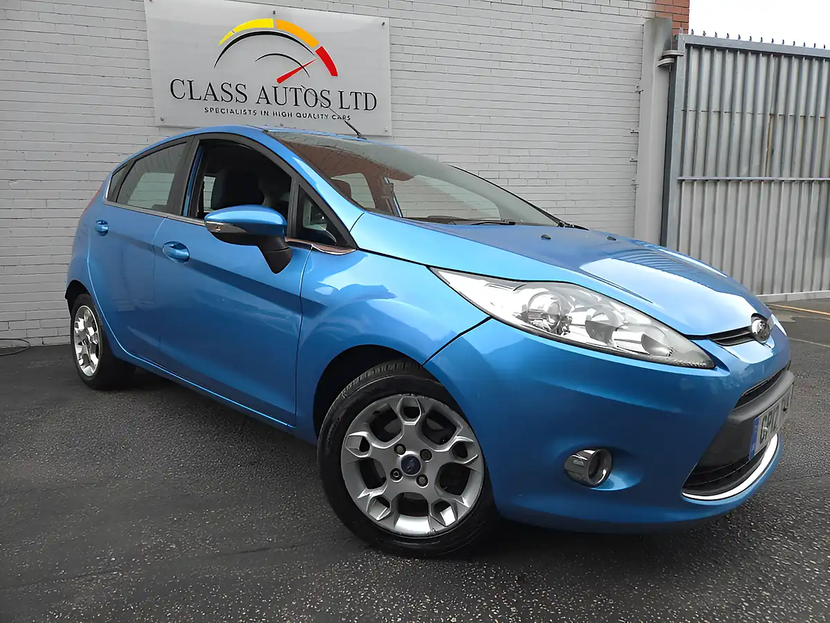 Used 2012 Ford Fiesta Zetec Blue - Front View