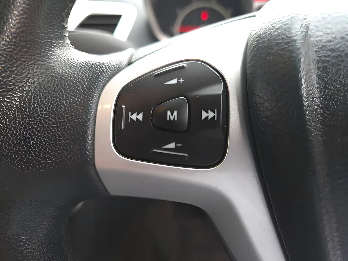 Used 2012 Ford Fiesta Zetec Blue - Interior and Exterior details 14