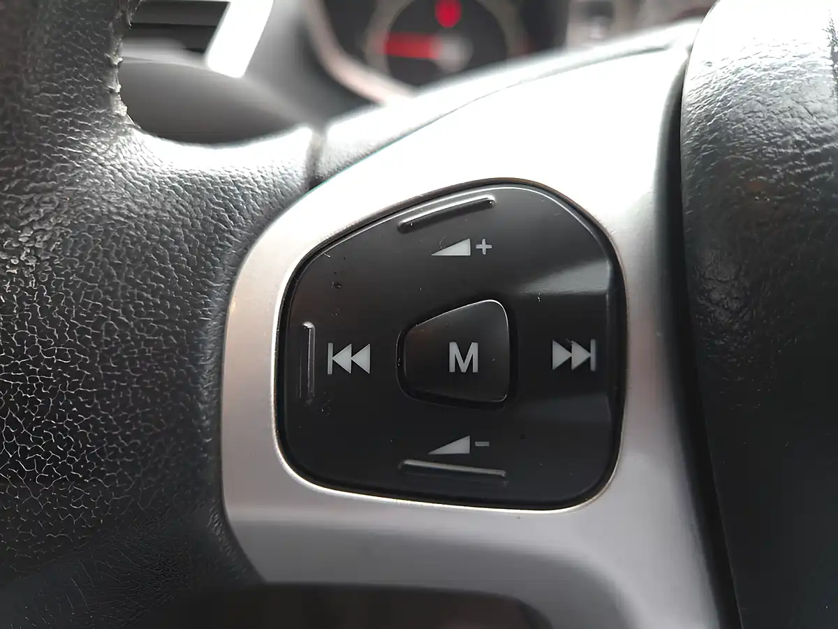 Used 2012 Ford Fiesta Zetec Blue - Interior and Exterior details 16