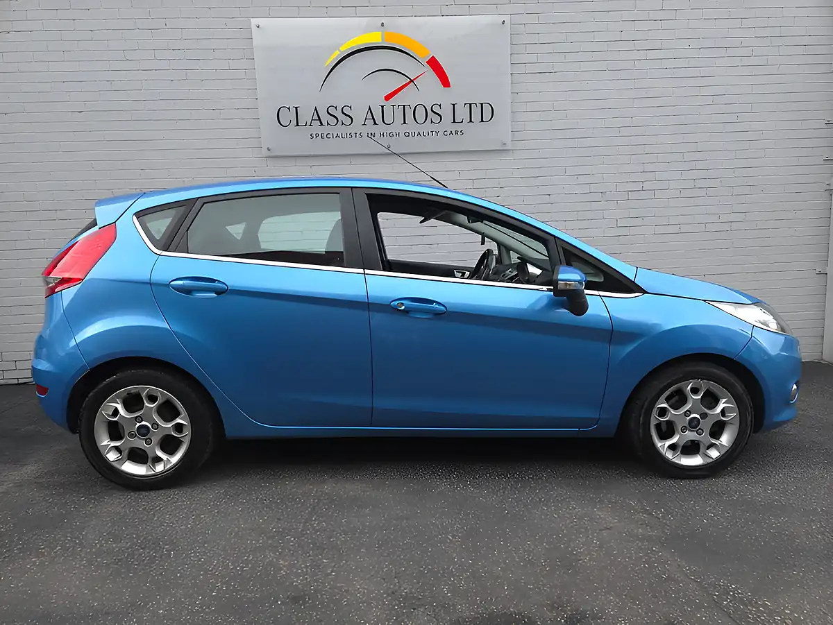 Used 2012 Ford Fiesta Zetec Blue - Interior and Exterior details 3
