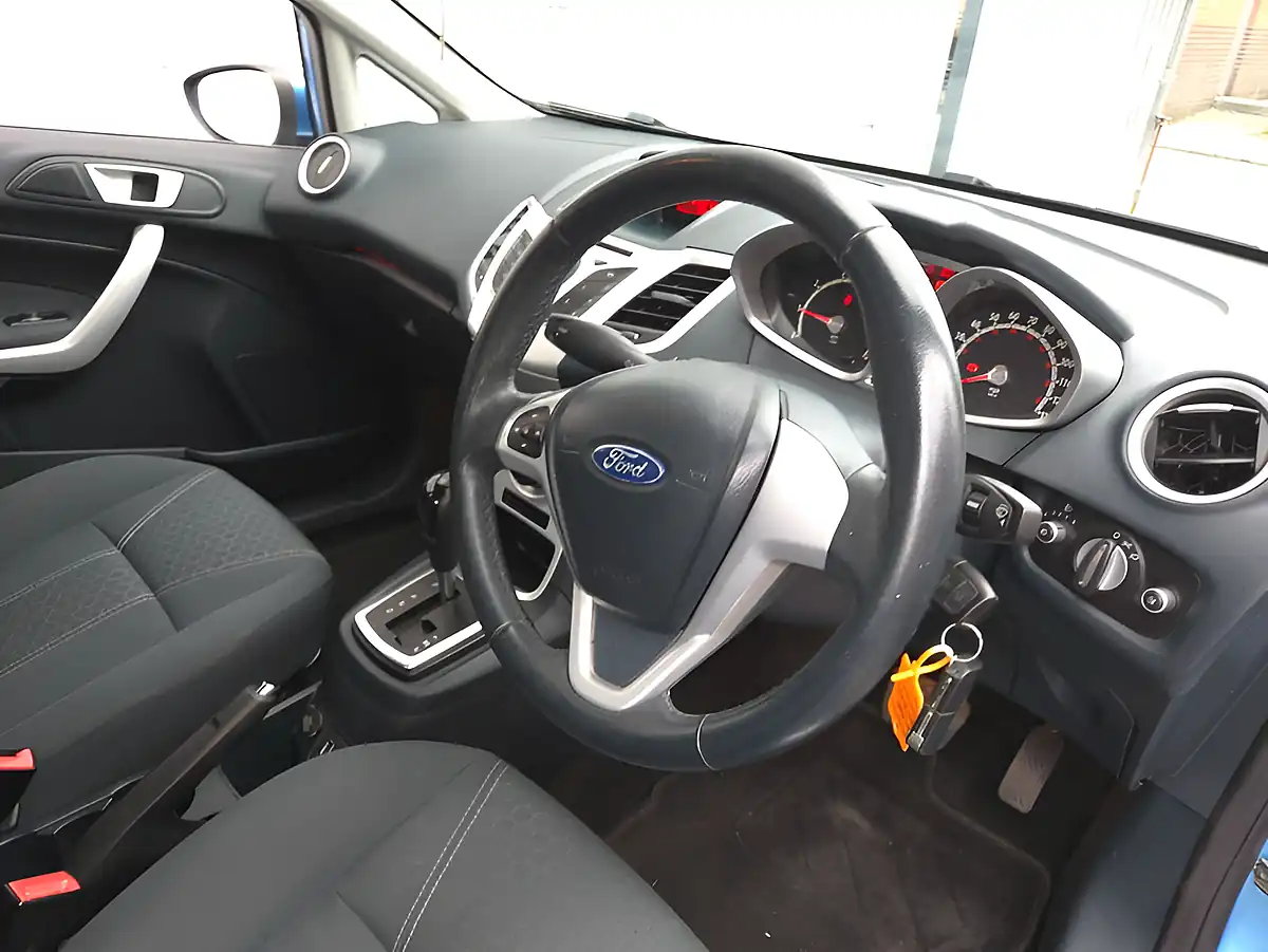 Used 2012 Ford Fiesta Zetec Blue - Interior and Exterior details 6