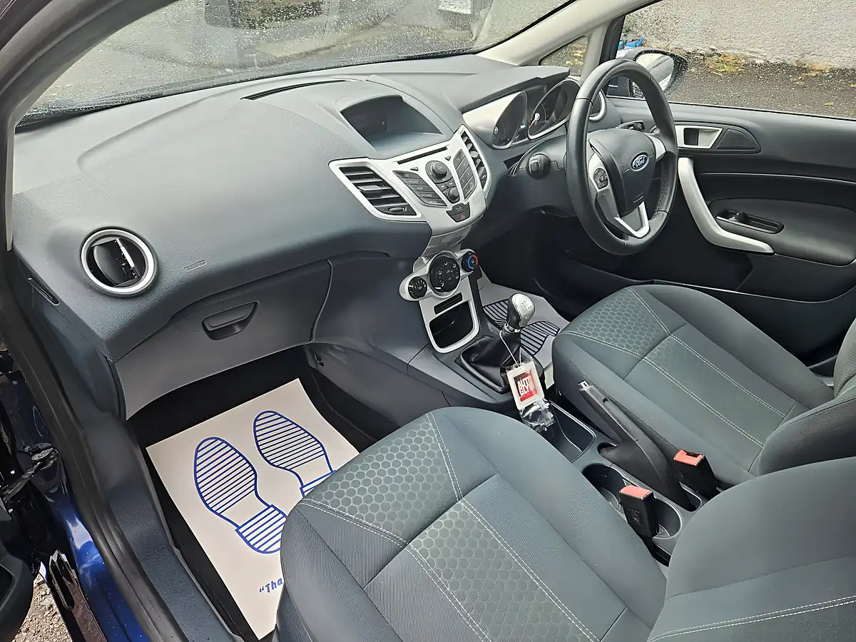 Used 2012 Ford Fiesta Zetec Blue - Interior and Exterior details 10