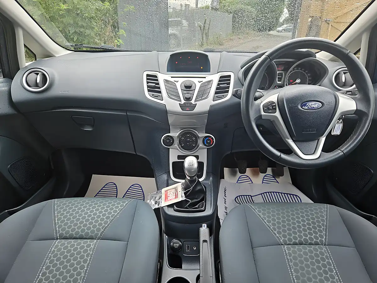 Used 2012 Ford Fiesta Zetec Blue - Interior and Exterior details 14
