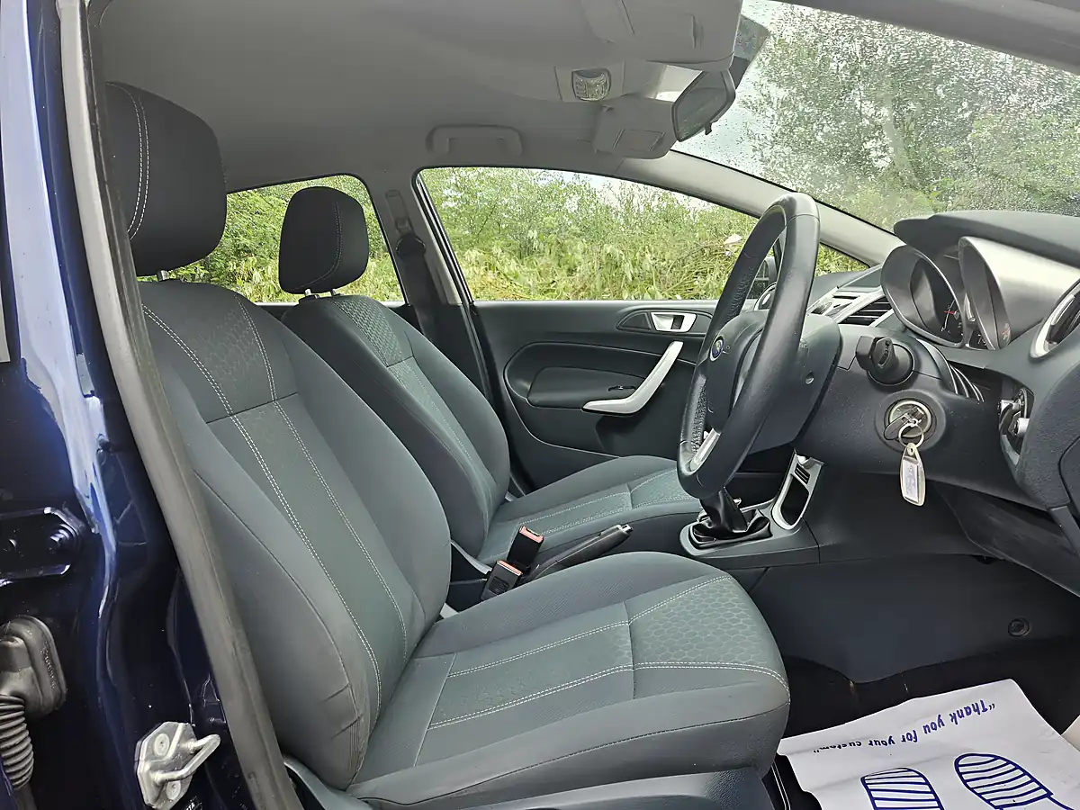 Used 2012 Ford Fiesta Zetec Blue - Interior and Exterior details 15