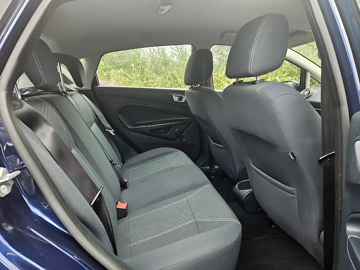 Used 2012 Ford Fiesta Zetec Blue - Interior and Exterior details 18