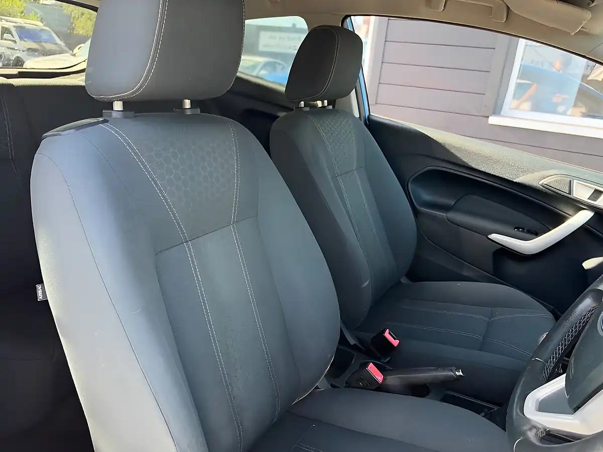Used 2012 Ford Fiesta Zetec Blue - Interior and Exterior details 14