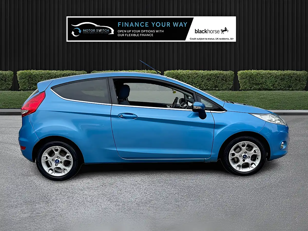 Used 2012 Ford Fiesta Zetec Blue - Interior and Exterior details 4