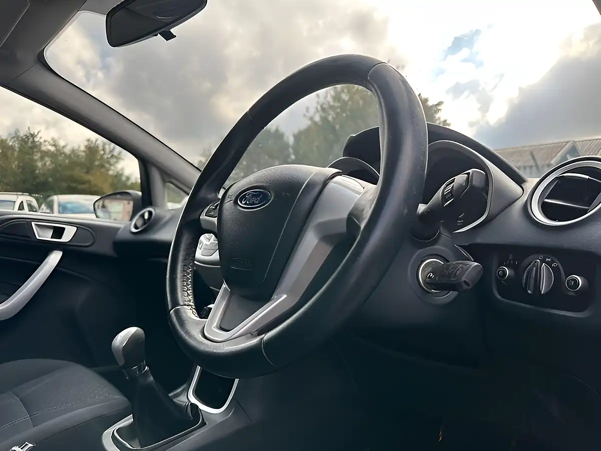 Used 2012 Ford Fiesta Zetec Blue - Interior and Exterior details 13