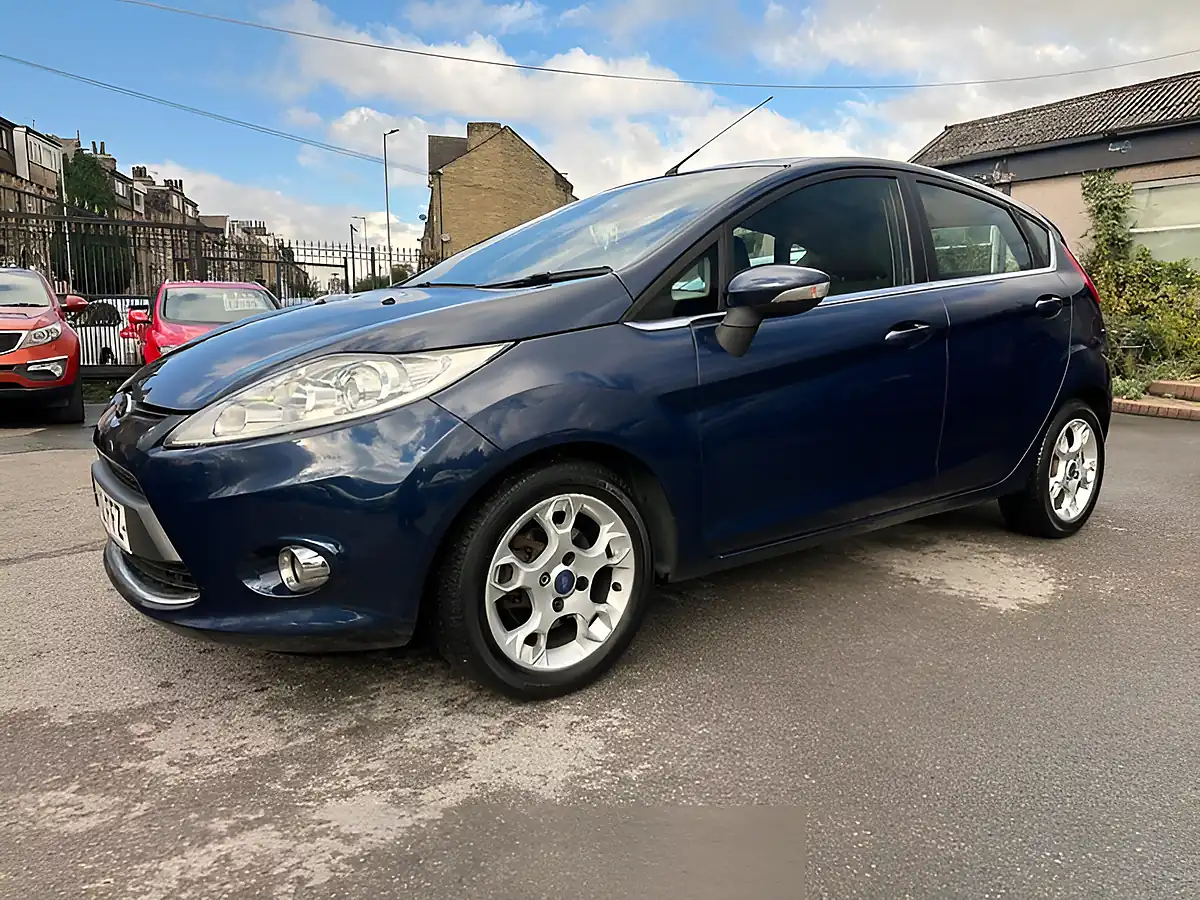 Used 2012 Ford Fiesta Zetec Blue - Interior and Exterior details 4