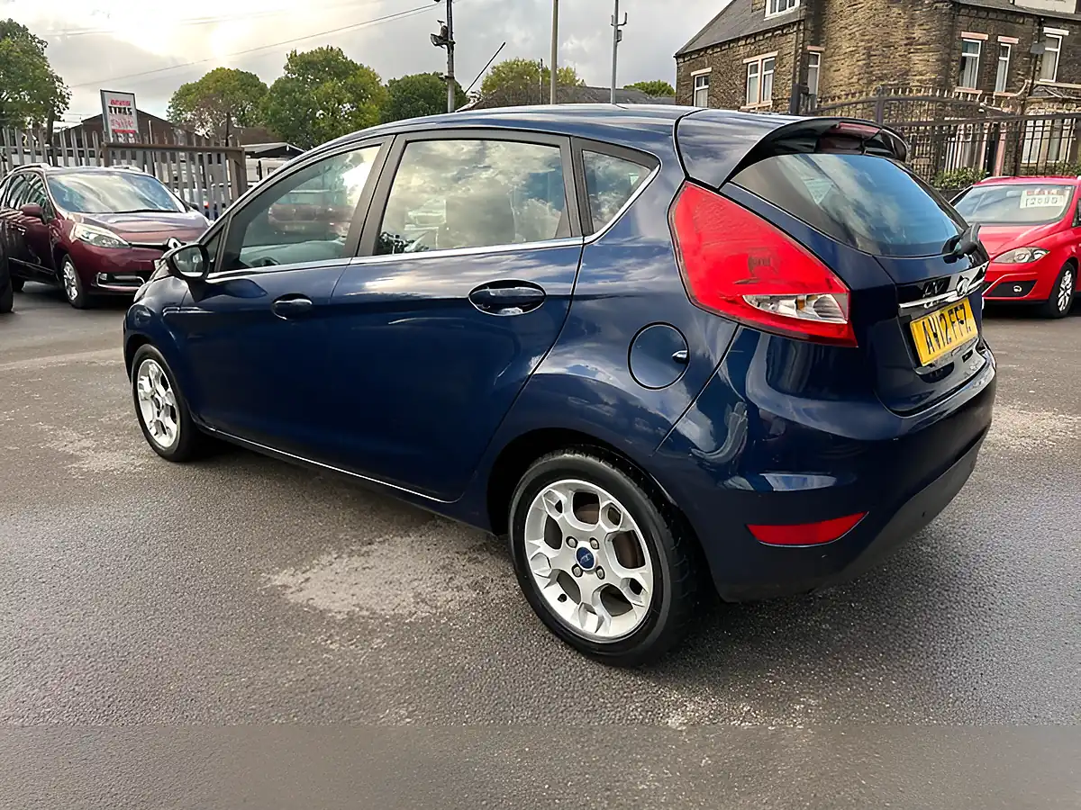 Used 2012 Ford Fiesta Zetec Blue - Interior and Exterior details 8