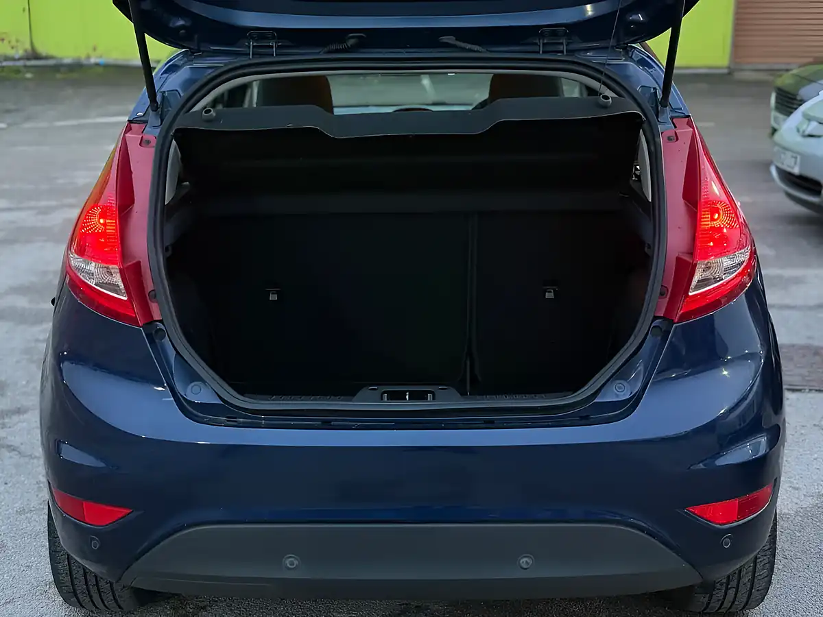 Used 2012 Ford Fiesta Zetec Blue - Interior and Exterior details 10